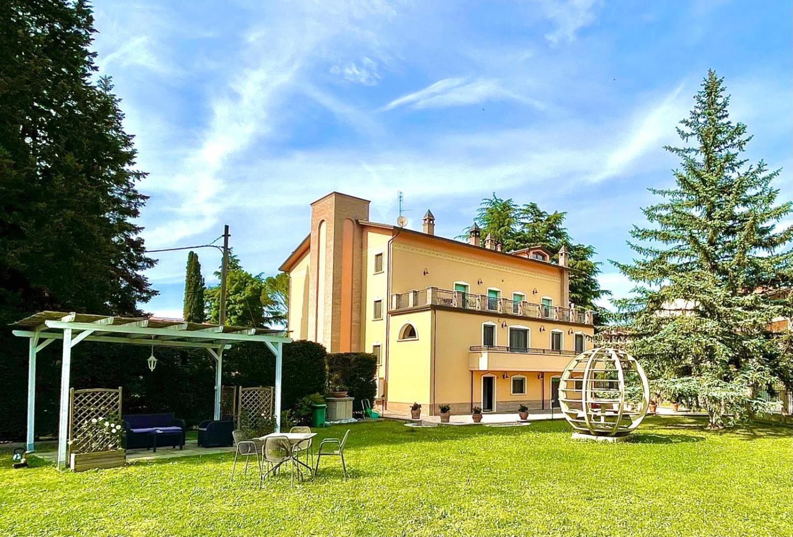 Villa Adige Luxury - M&M Holiday House 페루자 외부 사진