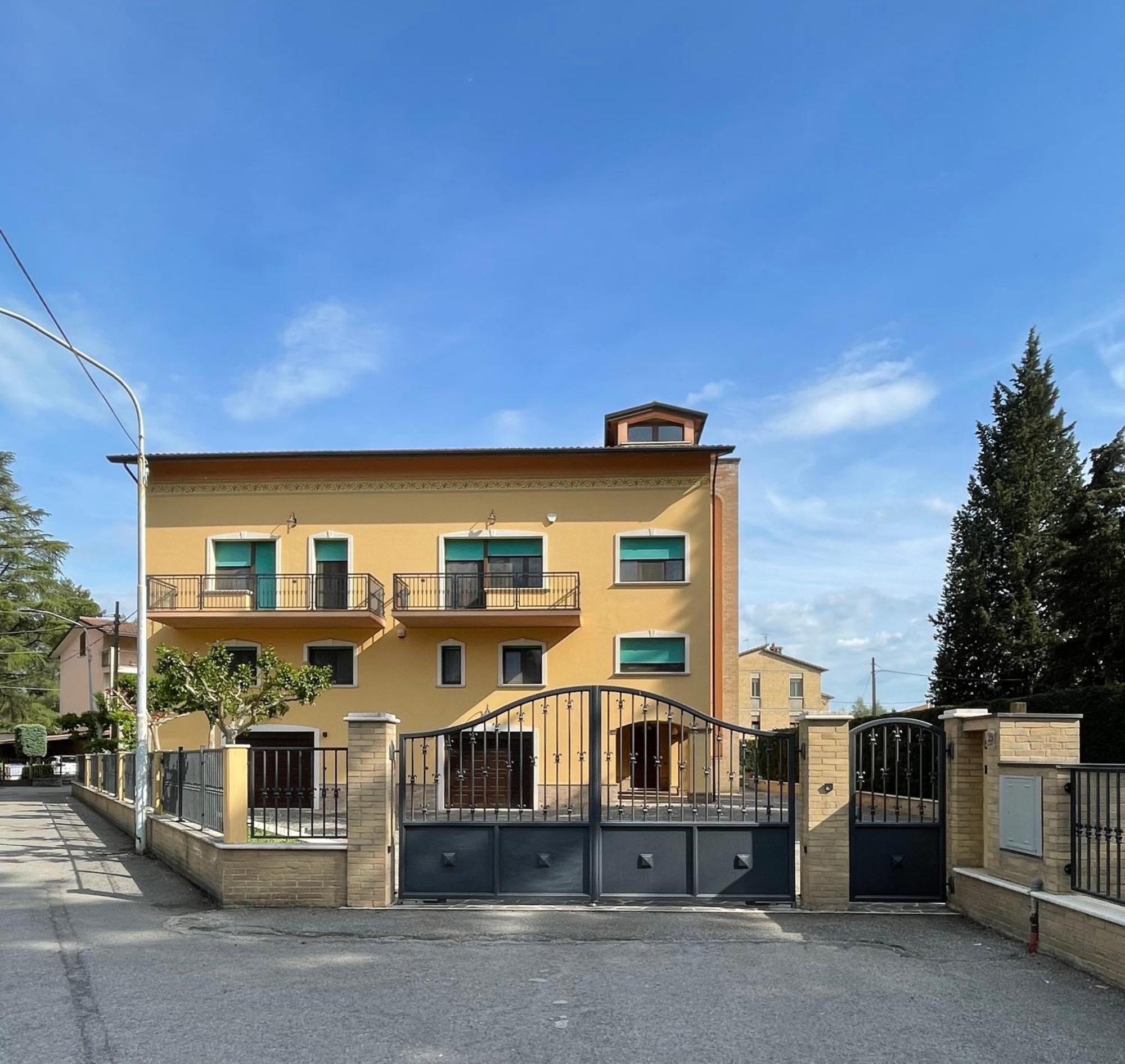 Villa Adige Luxury - M&M Holiday House 페루자 외부 사진